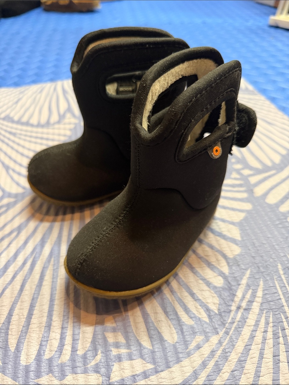 Bogs Kids Black Pull-On Fleece-Lined Boots